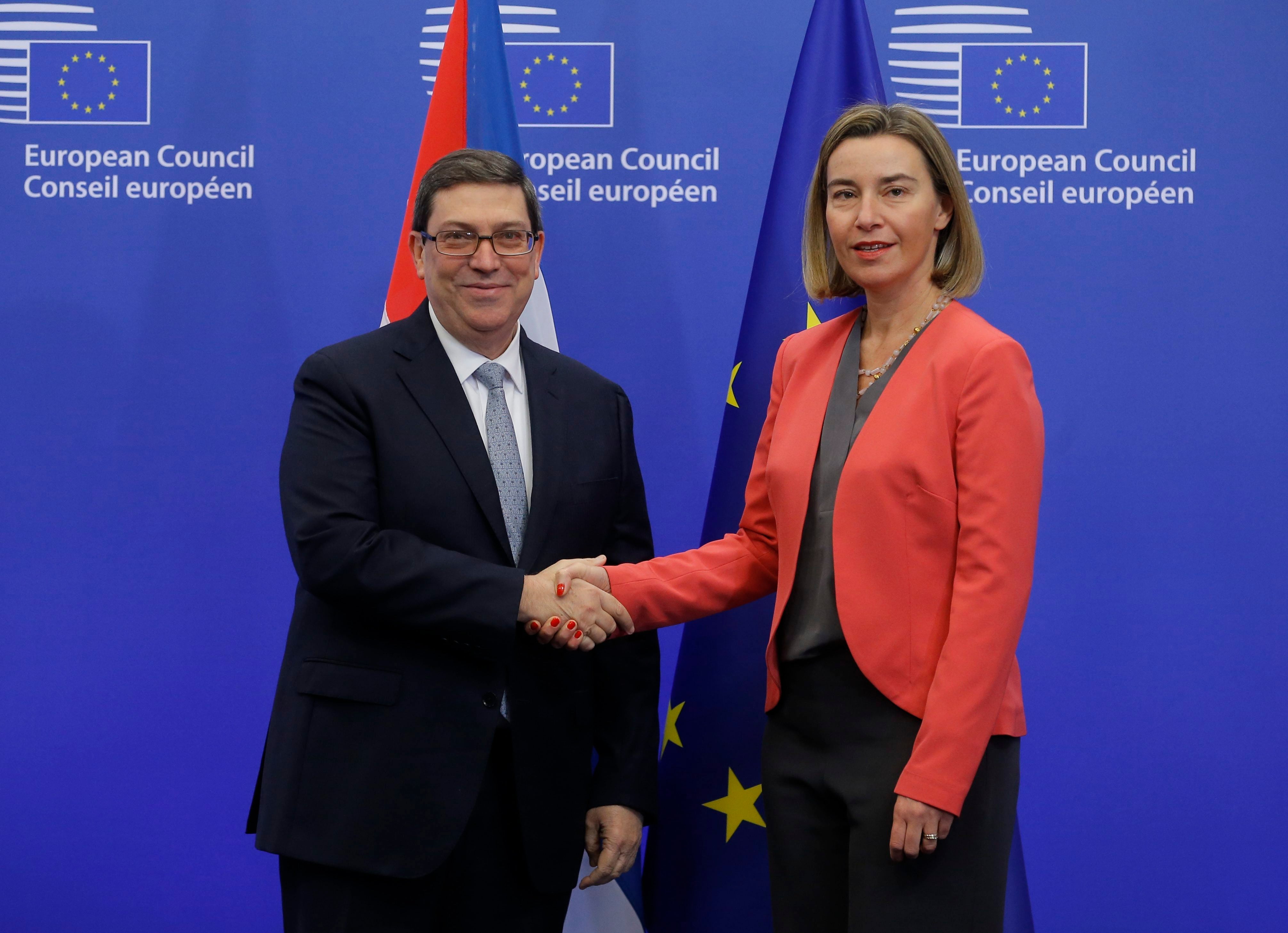 La Unión Europea y Cuba firman un acuerdo bilateral y ponen fin a la "posición común" La Unión Europea y Cuba firman un acuerdo bilateral y ponen fin a la "posición común"