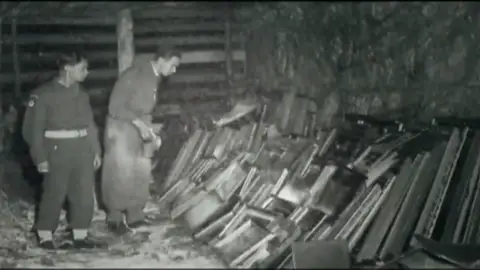 Frame 4.718055 de: Holanda crea un archivo para recuperar 15.000 obras saqueadas por los nazis Frame 4.718055 de: Holanda crea un archivo para recuperar 15.000 obras saqueadas por los nazis