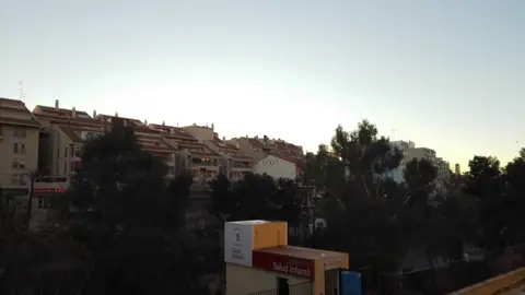 Este lunes se espera en Elche ambiente soleado. Predicción Meteorológica