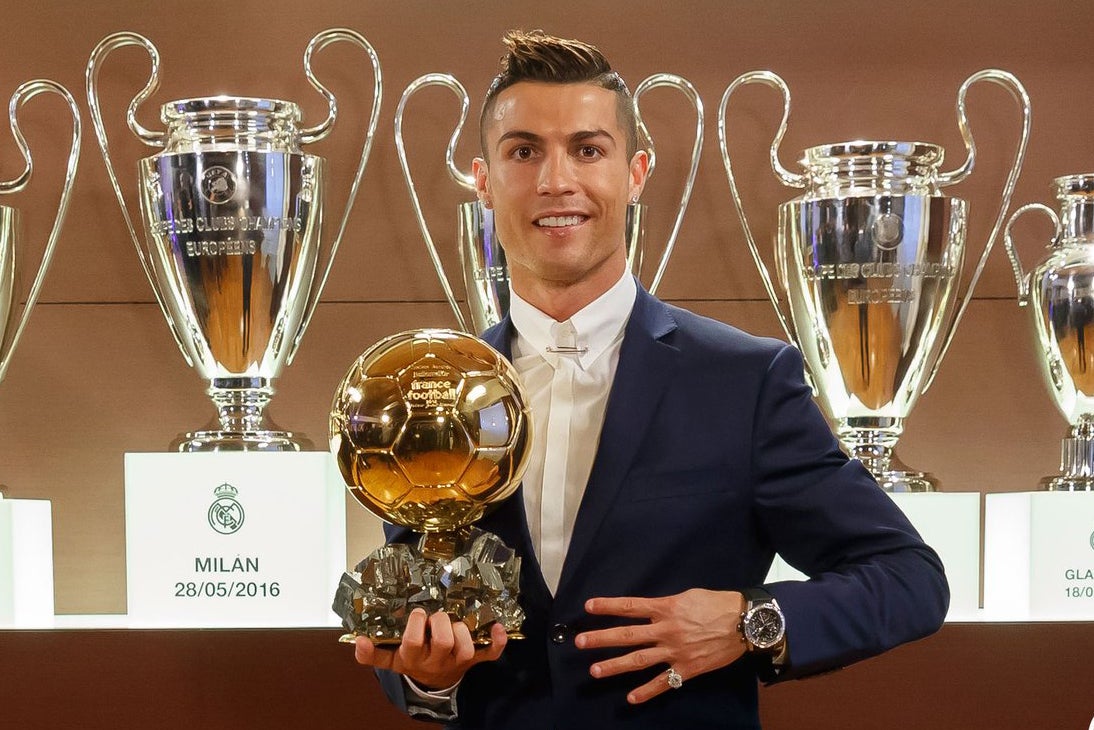 'Filtradas' las botas conmemorativas del quinto Balón de Oro de Cristiano Ronaldo 'Filtradas' las botas conmemorativas del quinto Balón de Oro de Cristiano Ronaldo