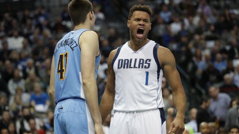 Justin Anderson celebra un punto ante un Juancho cabizbajo