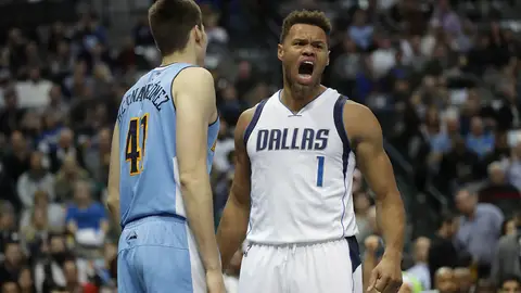 Justin Anderson celebra un punto ante un Juancho cabizbajo Justin Anderson celebra un punto ante un Juancho cabizbajo
