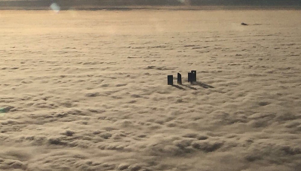 La niebla 'entierra' Madrid y las fotos se vuelven virales en las redes sociales La niebla 'entierra' Madrid y las fotos se vuelven virales en las redes sociales