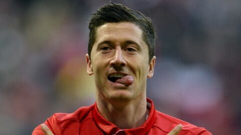Robert Lewandowski celebra un gol con el Bayern de M&uacute;nich