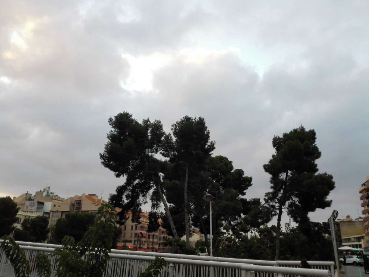 Para este martes se espera intervalos de nubes y claros Para este martes se espera intervalos de nubes y claros