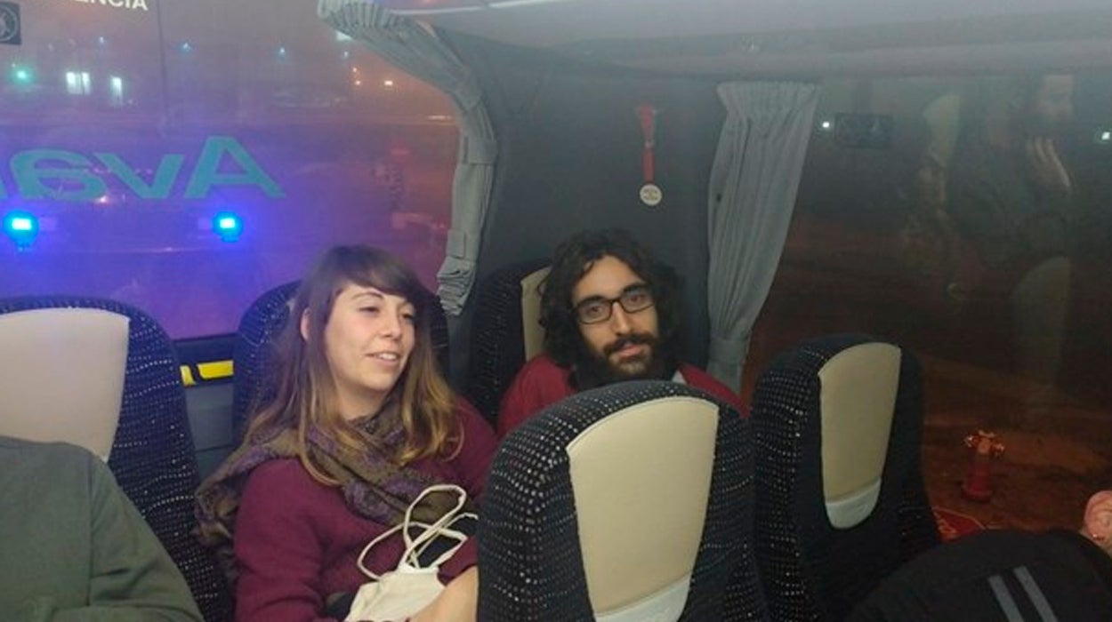La Policía controla en Madrid a un autocar de apoyo a los independentistas detenidos La Policía controla en Madrid a un autocar de apoyo a los independentistas detenidos