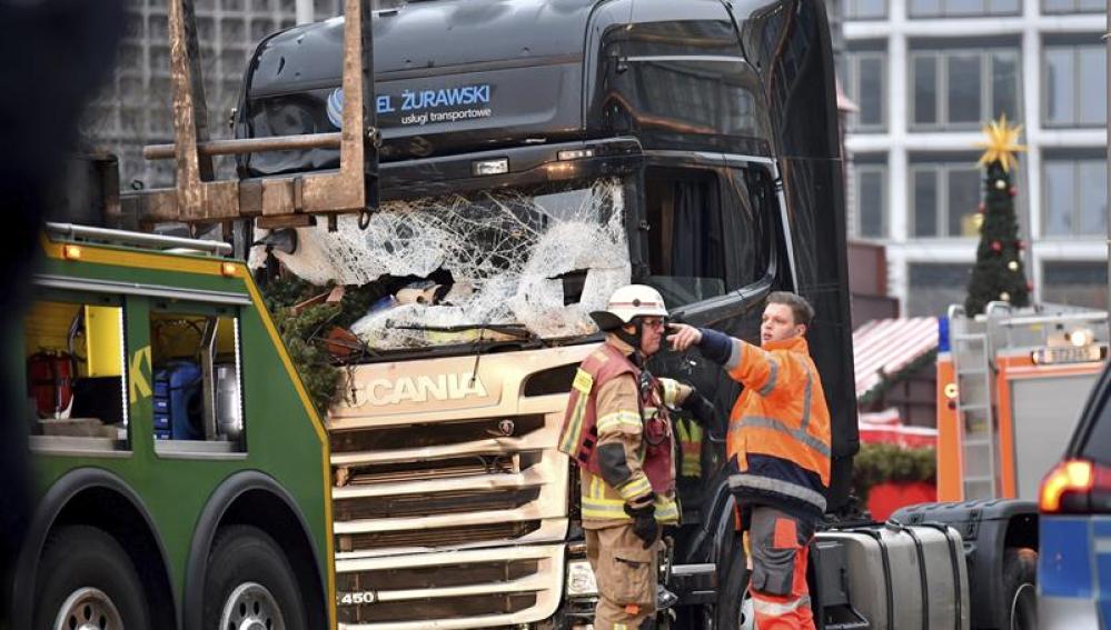 Retiran el camión del atropello masivo en Berlín
