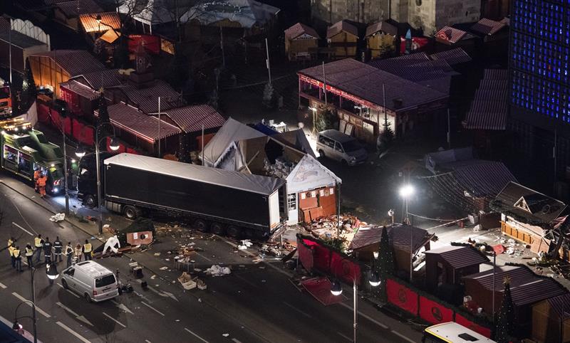 Puesto en libertad el único detenido tras el mortal atentado en Berlín Puesto en libertad el único detenido tras el mortal atentado en Berlín