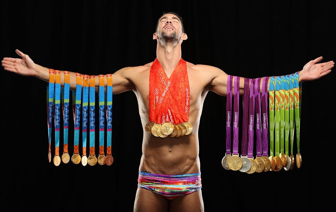 Michael Phelps posa con sus 28 medallas olímpicas en una espectacular sesión de fotos Michael Phelps posa con sus 28 medallas olímpicas en una espectacular sesión de fotos