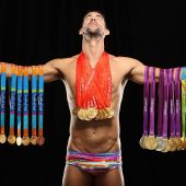 Michael Phelps posa con sus 28 medallas olímpicas