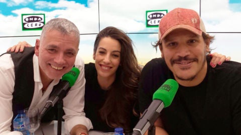 Sergio Peris- Mencheta y Almudena Cid durante una entrevista con Juan Ram&oacute;n Lucas en M&aacute;s de uno