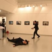 Fotografía del hombre armado que disparó contra el embajador ruso