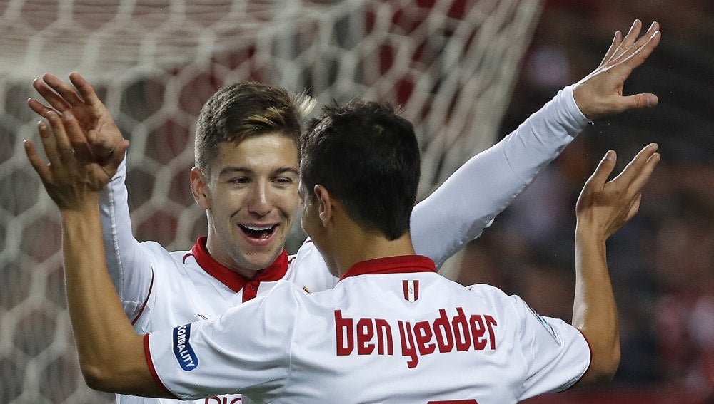 Vietto celebra uno de sus goles contra el Formentera contra Ben Yedder