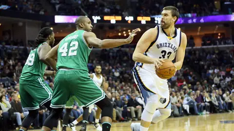 Marc Gasol se prepara para lanzar a canasta Marc Gasol se prepara para lanzar a canasta