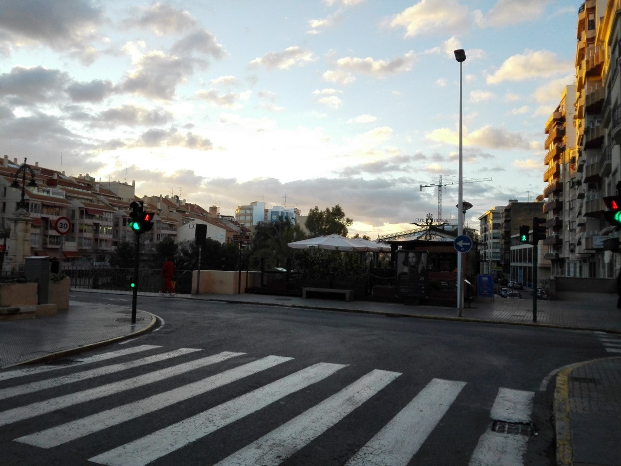 El invierno se estrena en Elche con más sol que nubes El invierno se estrena en Elche con más sol que nubes