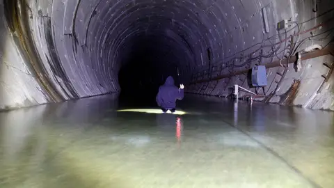 Túnel del metrotren de Gijón lleno de agua Túnel del metrotren de Gijón lleno de agua