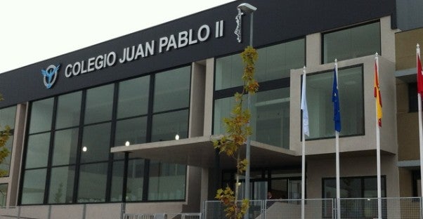 Multa de 1.000 euros para el director de un colegio de Alcorcón que comparó la ley LGTB con el terrorismo Multa de 1.000 euros para el director de un colegio de Alcorcón que comparó la ley LGTB con el terrorismo