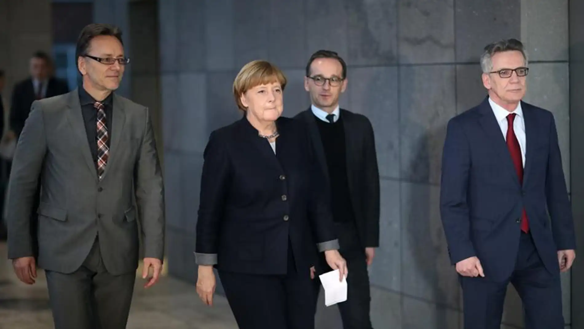 Angela Merkel en su visita a la sede en Berlín de la Fiscalía Federal