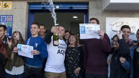 Agraciados con el segundo premio del Sorteo Extraordinario de la Loter&iacute;a de Navidad
