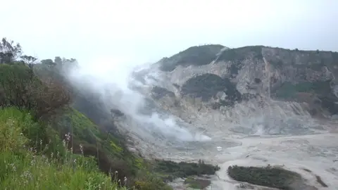 El volcán Campi Flegrei El volcán Campi Flegrei