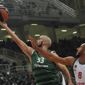 Nick Calathes intenta anotar Nick Calathes intenta anotar