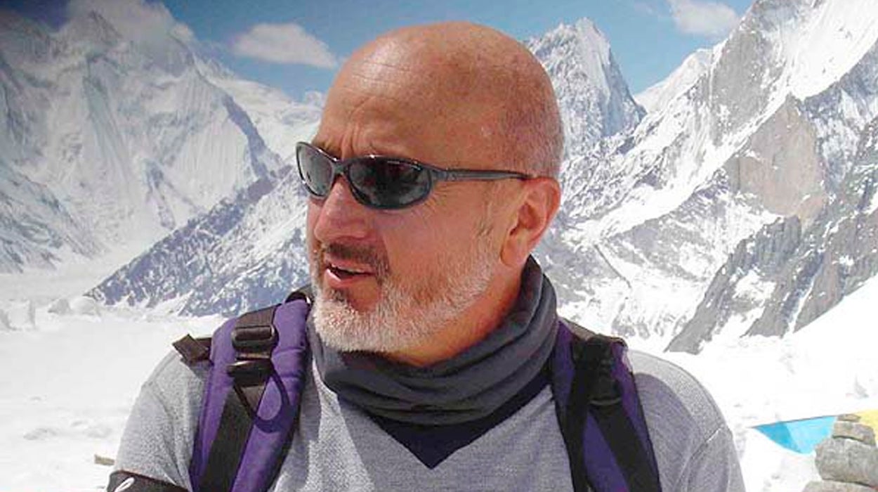 Aventura: Grave accidente de Simone Moro y V Centenario de la expedición Magallanes y Elcano Aventura: Grave accidente de Simone Moro y V Centenario de la expedición Magallanes y Elcano