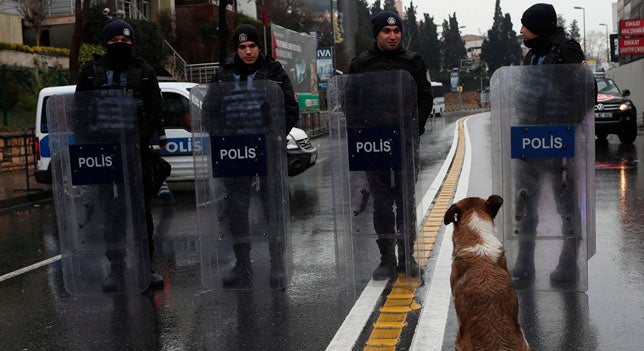 Linchado un hombre tras ser acusado de intentar secuestrar a un niño en Estambul Linchado un hombre tras ser acusado de intentar secuestrar a un niño en Estambul