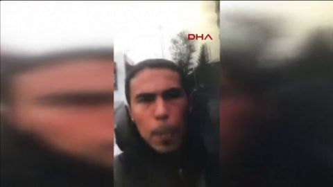 Frame 14.024888 de: Se difunde un video "selfie" grabado por el supuesto terrorista responsable del atentado en Estambul