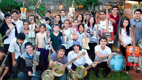 La Orquesta de Instrumentos Reciclados de Cateura