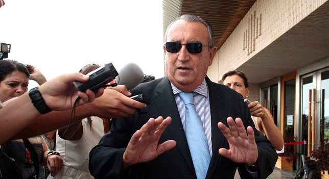 Abren juicio contra el expresidente de la Diputación de Castellón Carlos Fabra por presunta ocultación de bienes Abren juicio contra el expresidente de la Diputación de Castellón Carlos Fabra por presunta ocultación de bienes