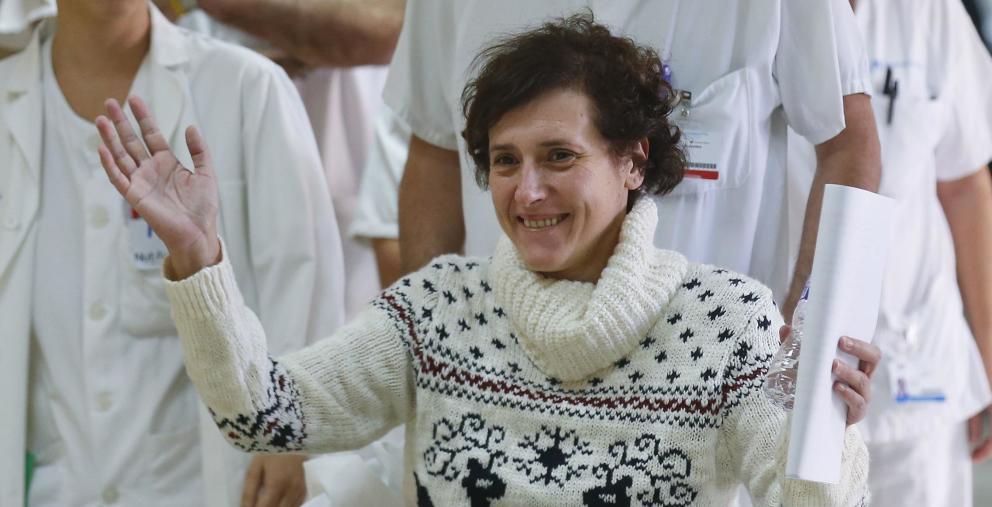 Teresa Romero suplicó a dos compañeros que le "ayudaran a morir" mientras estuvo ingresada por ébola Teresa Romero suplicó a dos compañeros que le "ayudaran a morir" mientras estuvo ingresada por ébola