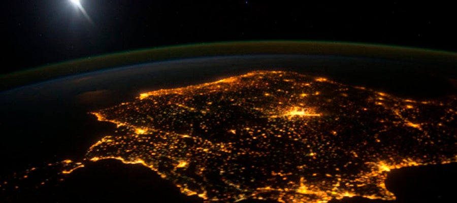 La Península Ibérica vista por la noche (Archivo) La Península Ibérica vista por la noche (Archivo)