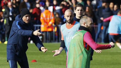 Luis Enrique, durante el entrenamiento con el Bar&ccedil;a
