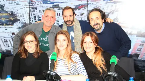 José Manuel Zapata, Cristina Toledo, Marifé Nogales, Marina Monzó y Rubén Fernández Aguirre con Juan Ramón Lucas José Manuel Zapata, Cristina Toledo, Marifé Nogales, Marina Monzó y Rubén Fernández Aguirre con Juan Ramón Lucas