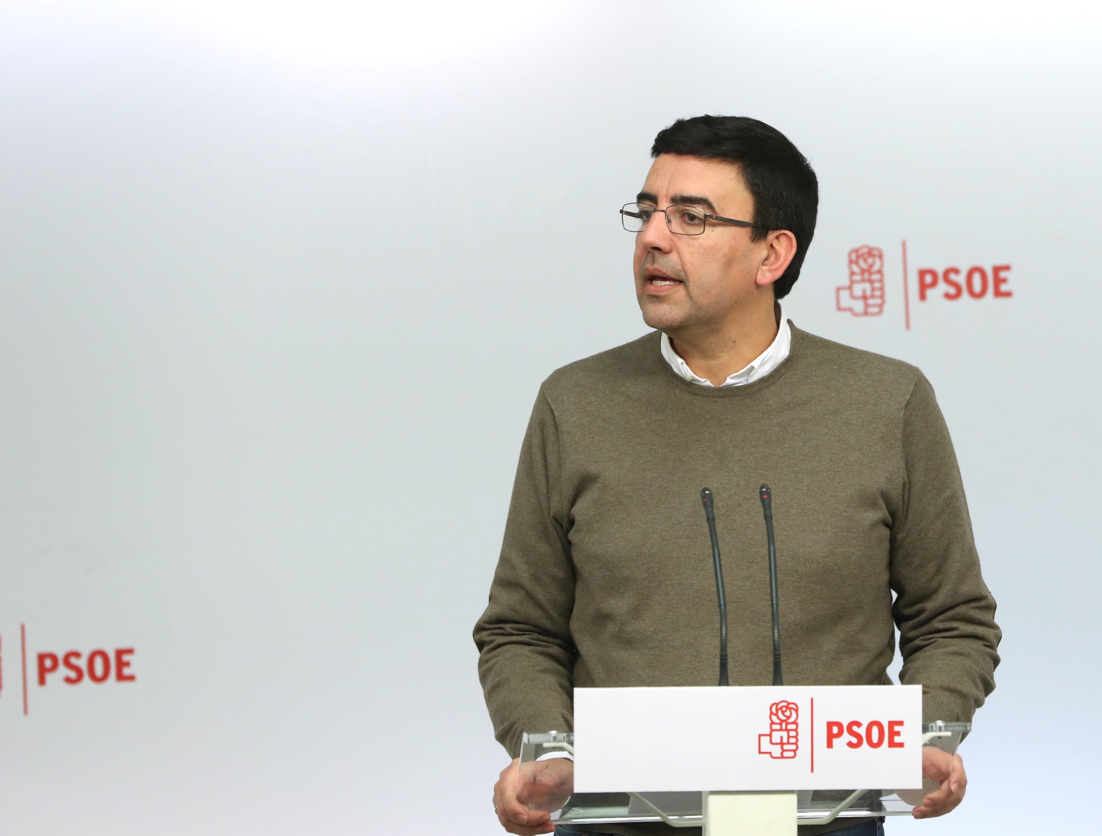 La gestora del PSOE se reunirá en los próximos días con todas las precandidaturas a las primarias La gestora del PSOE se reunirá en los próximos días con todas las precandidaturas a las primarias