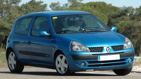 Renault Clio antiguo El coche era un modelo Renault Clio antiguo