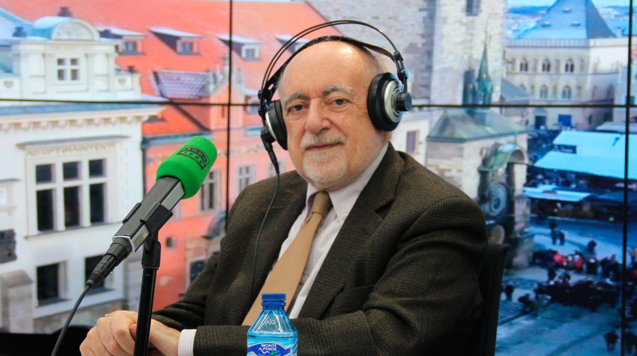 Carlos García Gual: "Los griegos sabían que era injusto que los hombres mandaran y las mujeres obedecieran" Carlos García Gual: "Los griegos sabían que era injusto que los hombres mandaran y las mujeres obedecieran"