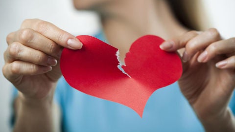 La Audiencia de Valencia anula la indemnizaci&oacute;n de un hombre a su mujer por ocultarle su homosexualidad 