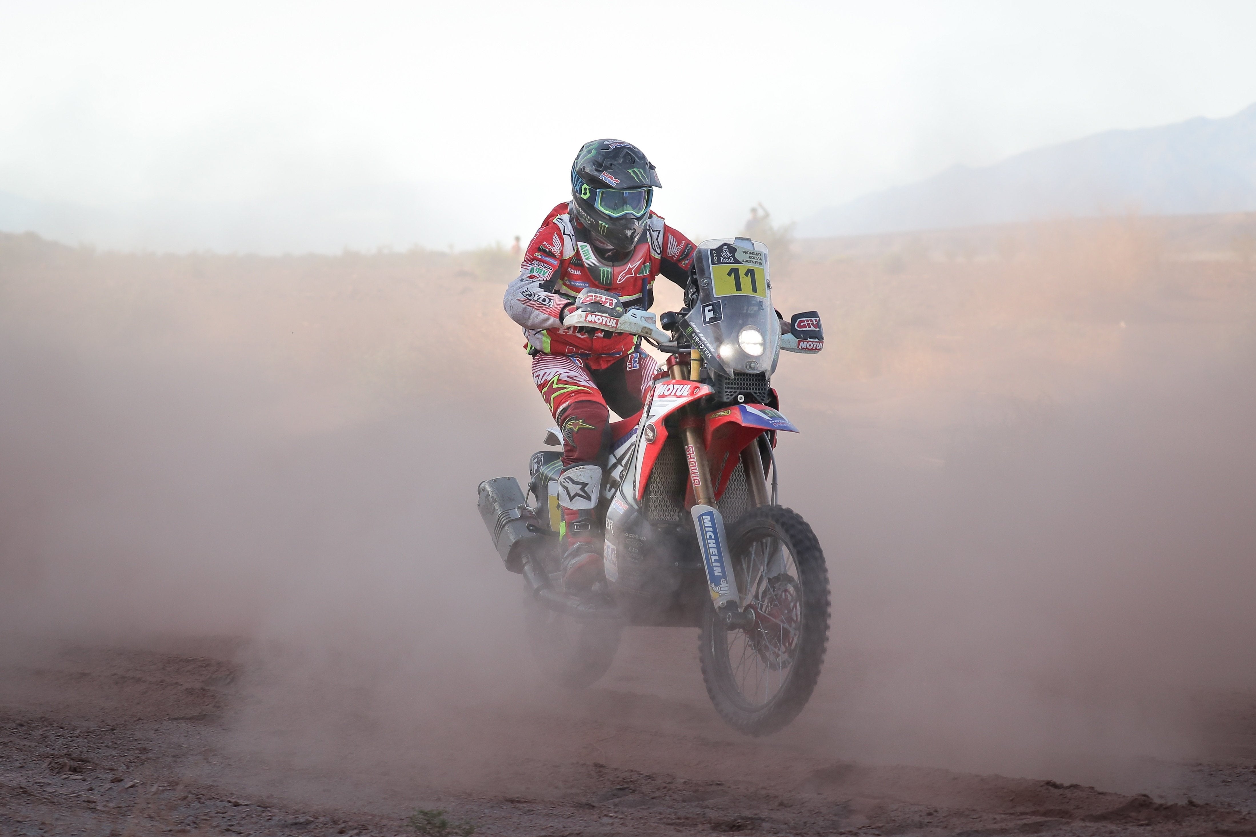 Barreda confirma su liderato en el Dakar a costa del abandono de Toby Price por una caída Barreda confirma su liderato en el Dakar a costa del abandono de Toby Price por una caída