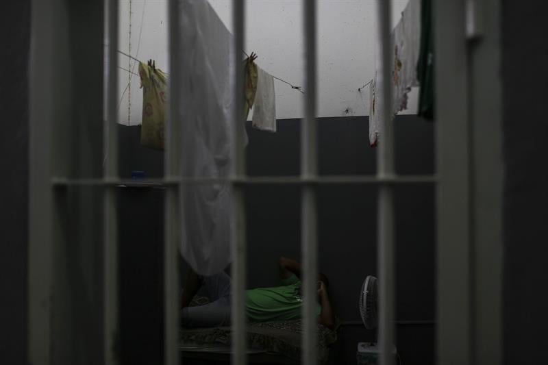 Catorce presos huyen por un túnel de una cárcel en Brasil Catorce presos huyen por un túnel de una cárcel en Brasil