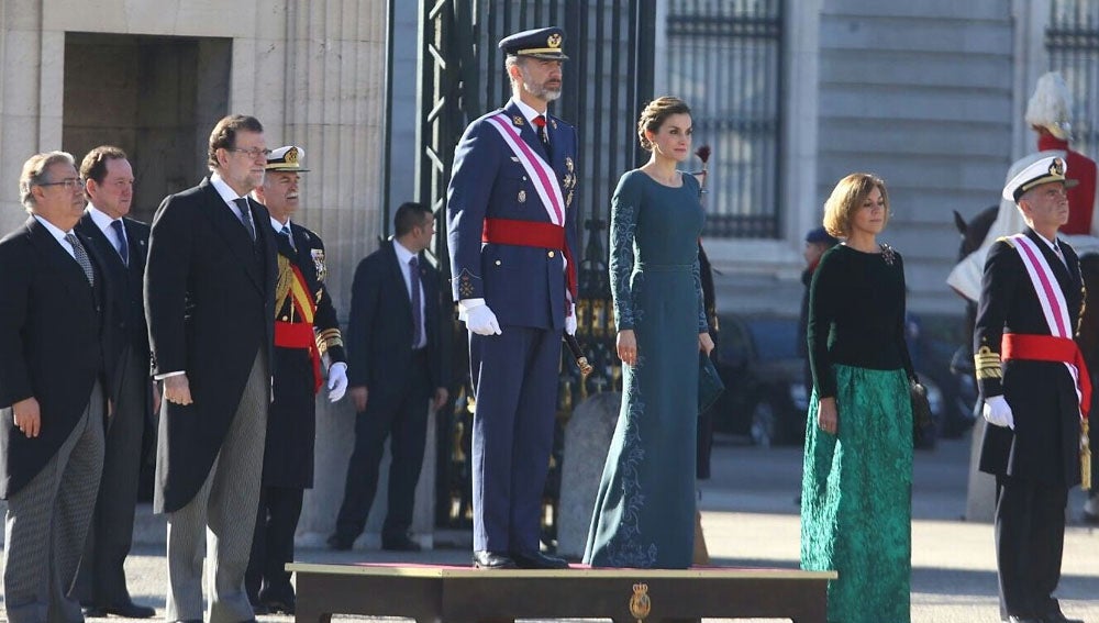 El Rey pide "no escatimar esfuerzos" para combatir la "lacra" del terrorismo El Rey pide "no escatimar esfuerzos" para combatir la "lacra" del terrorismo