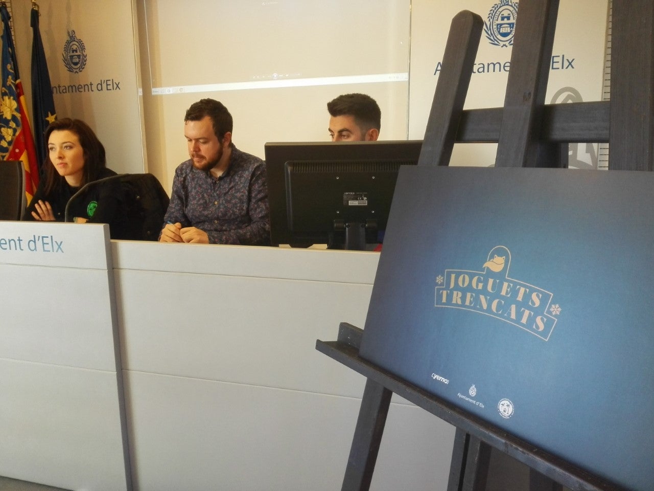 La Protectora de Animales del Baix Vinalopó y el Ayuntamiento de Elche conciencian contra el abandono aninal La Protectora de Animales del Baix Vinalopó y el Ayuntamiento de Elche conciencian contra el abandono aninal