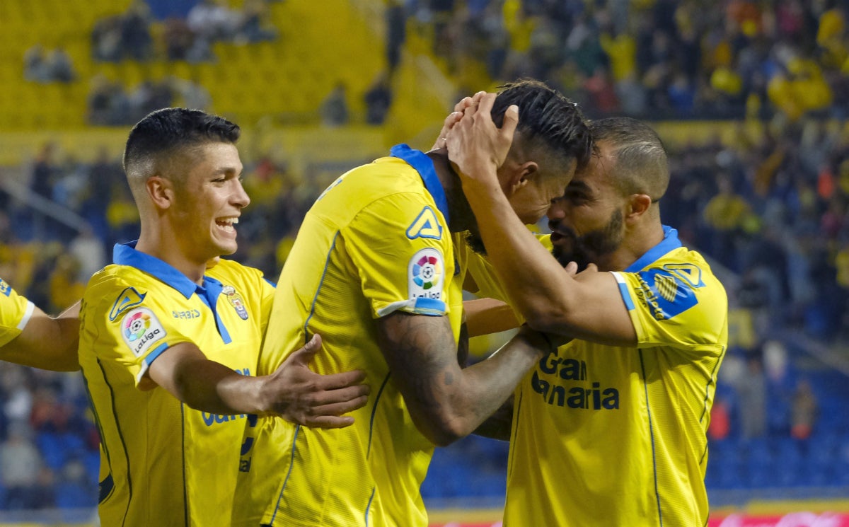 Las Palmas remonta y corta la racha del Valencia Las Palmas remonta y corta la racha del Valencia