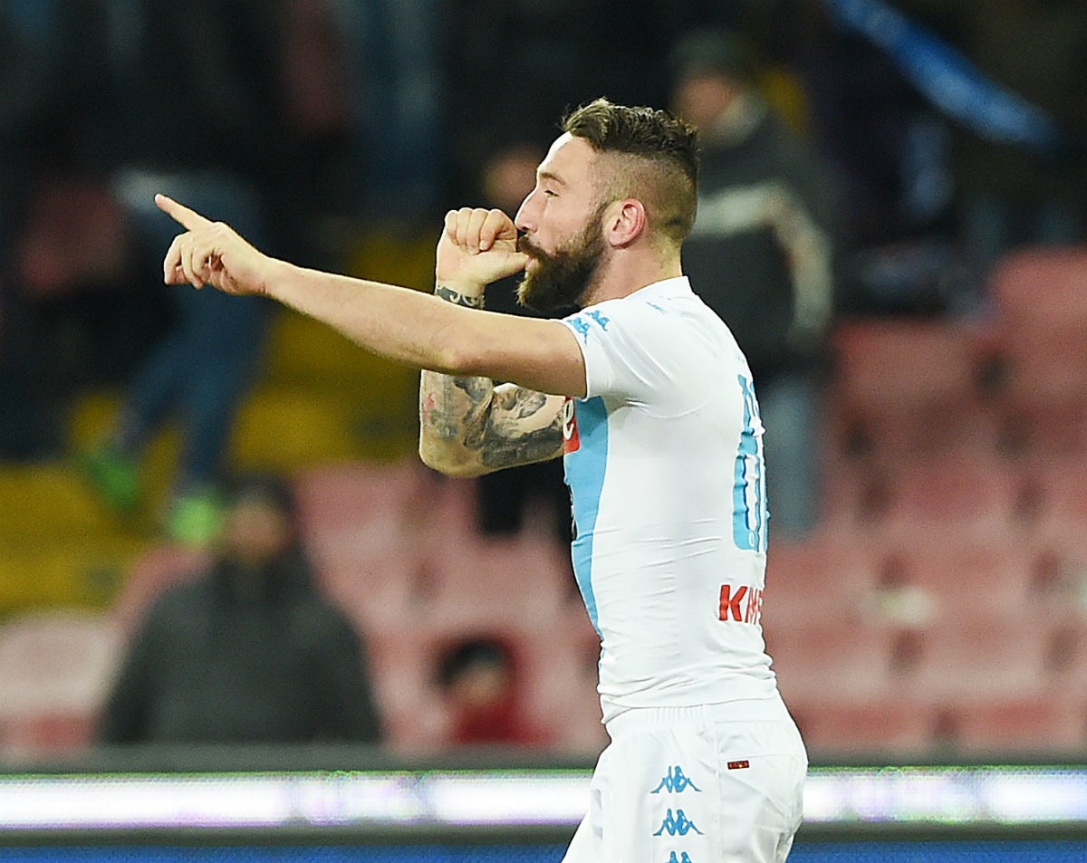 El Nápoles derrota a la Sampdoria con un gol de Tonelli en el 95' El Nápoles derrota a la Sampdoria con un gol de Tonelli en el 95'