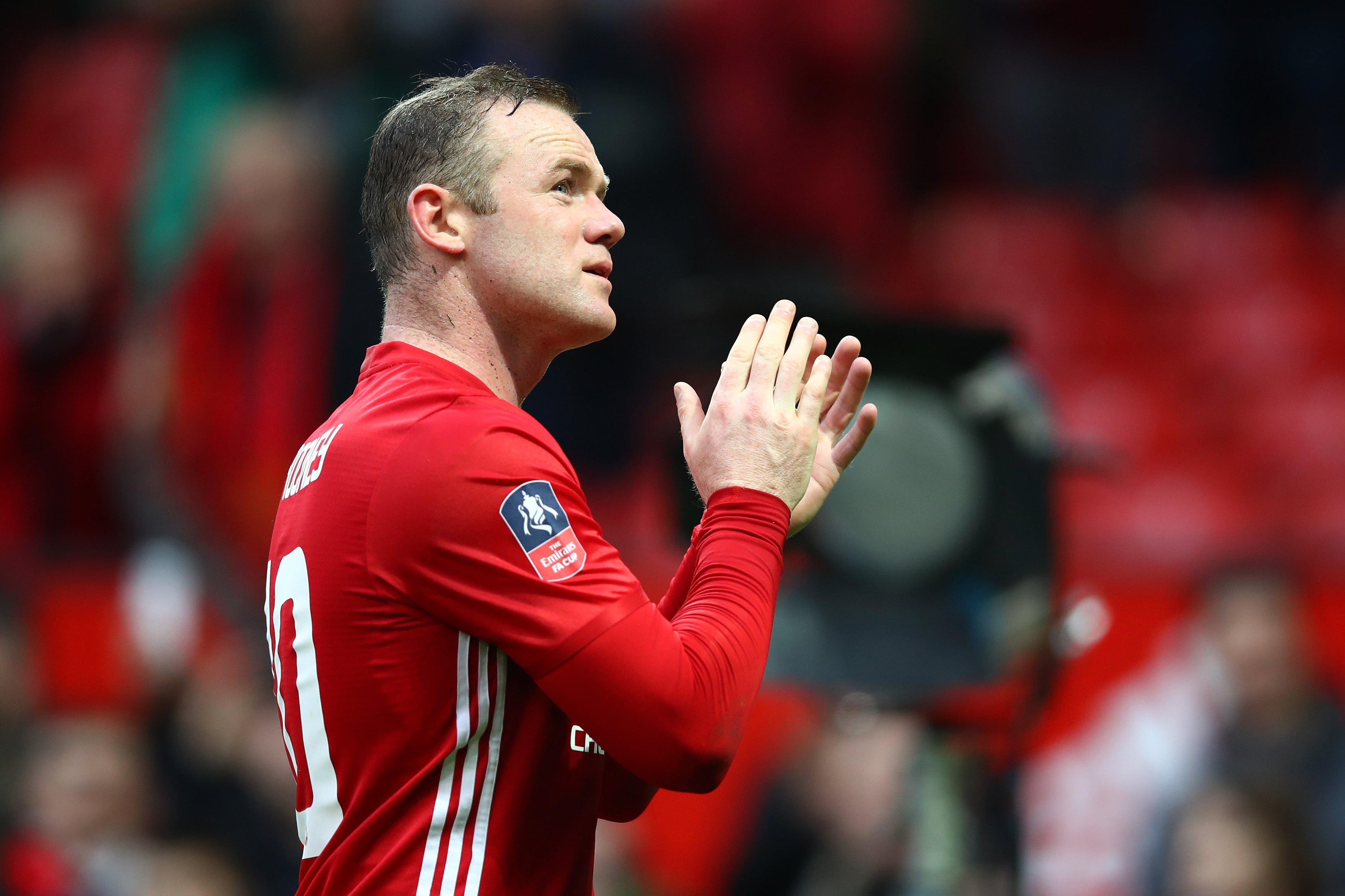 Rooney iguala a Bobby Charlton como máximo goleador del United en la goleada al Reading Rooney iguala a Bobby Charlton como máximo goleador del United en la goleada al Reading