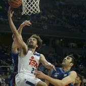 Llull entrando a canasta Llull entrando a canasta