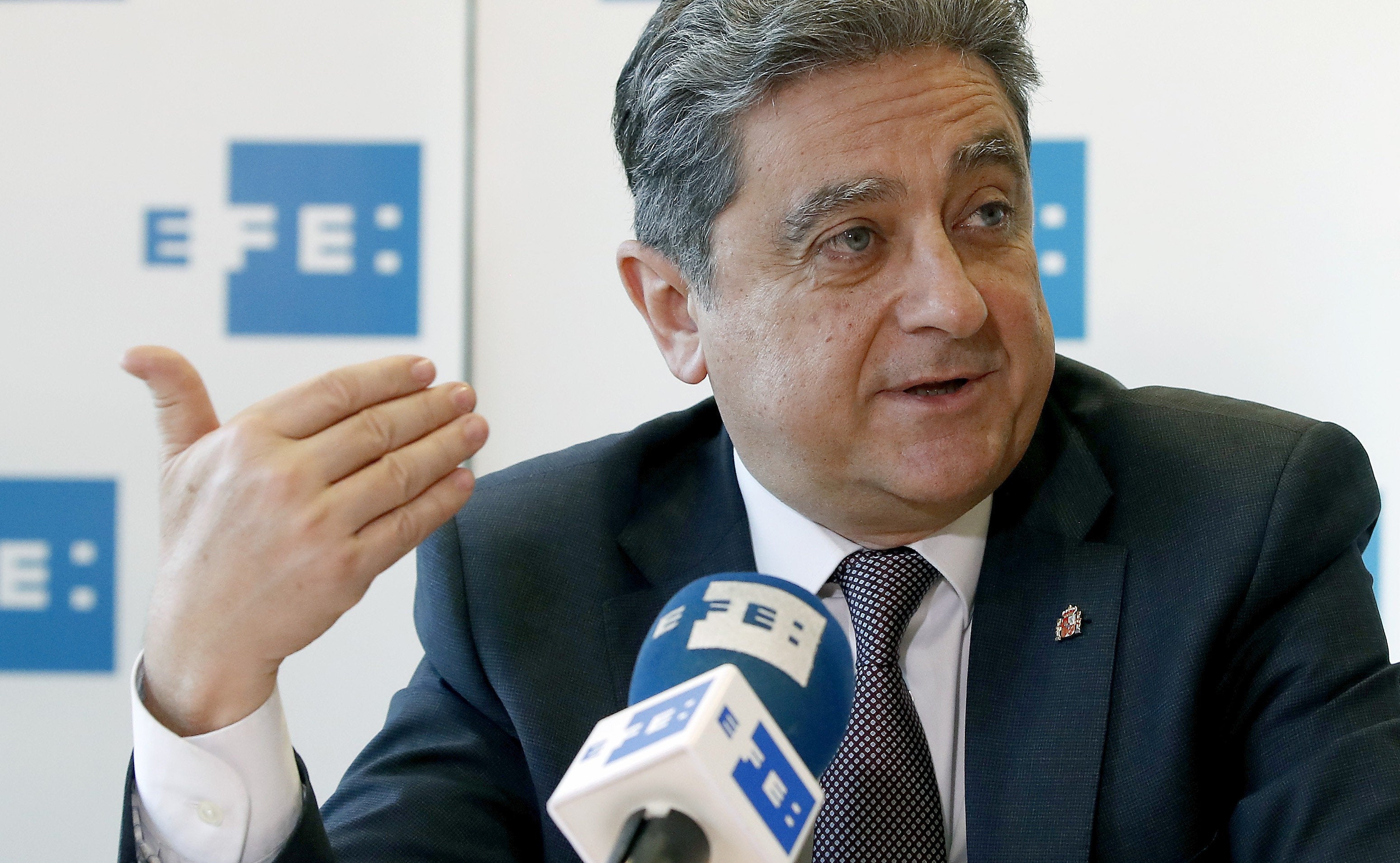 La Delegación del Gobierno avisa por carta a alcaldes que deben impedir el 1-O La Delegación del Gobierno avisa por carta a alcaldes que deben impedir el 1-O