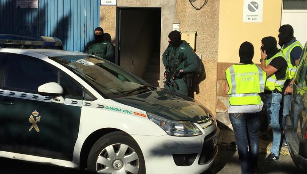 Un equipo de la Guardia Civil en el marco de una operación contra el terrorismo yihadista