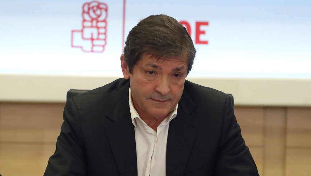 El PSOE renovará su proyecto confrontando al "populismo destructivo" de Podemos El PSOE renovará su proyecto confrontando al "populismo destructivo" de Podemos