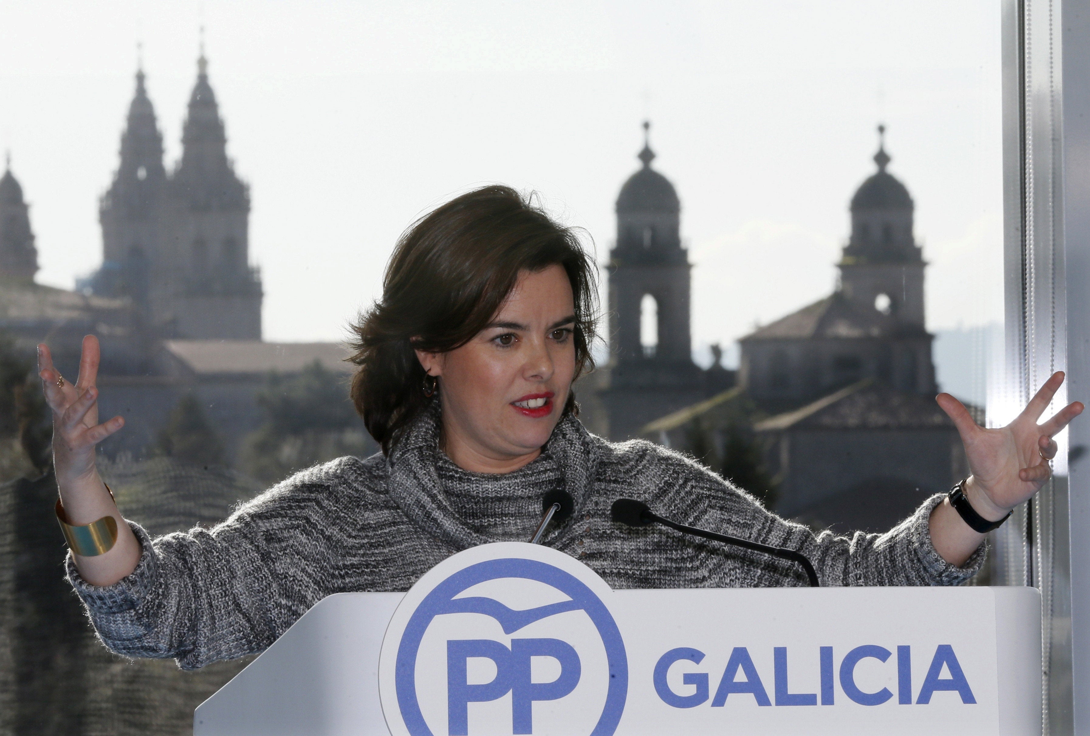 Sáenz de Santamaría pide generosidad y saber que "el Estado es mucho más que el Gobierno" Sáenz de Santamaría pide generosidad y saber que "el Estado es mucho más que el Gobierno"